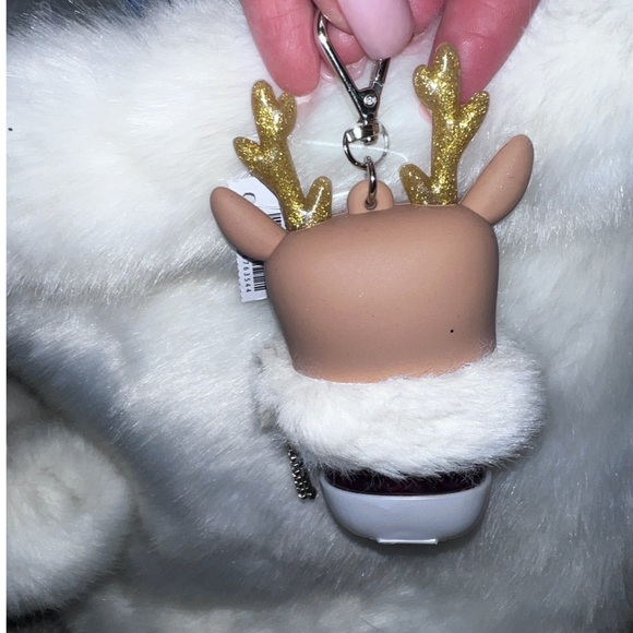 New bath and body works fluffy & rhinestone bling reindeer keychain w/pocket bac - Picture 10 of 16